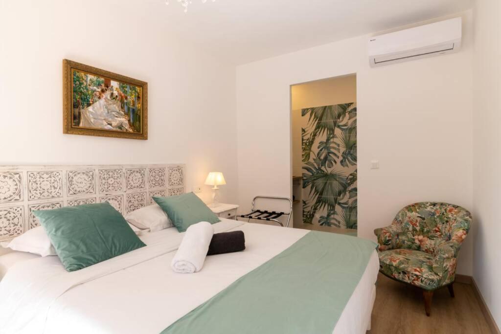 Bien D'Exception En Face Du Palais Des Papes Apartment Avignon Exterior photo