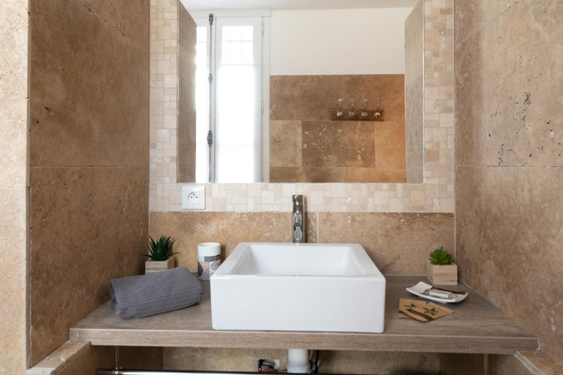 Bien D'Exception En Face Du Palais Des Papes Apartment Avignon Exterior photo