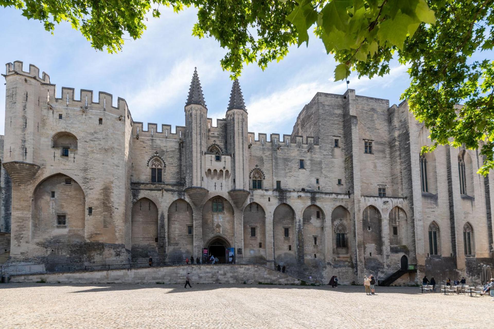 Bien D'Exception En Face Du Palais Des Papes Apartment Avignon Exterior photo